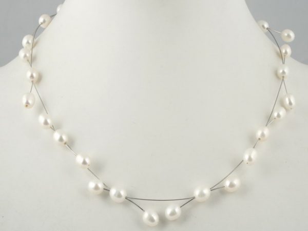 Pearl Oval Design Necklace