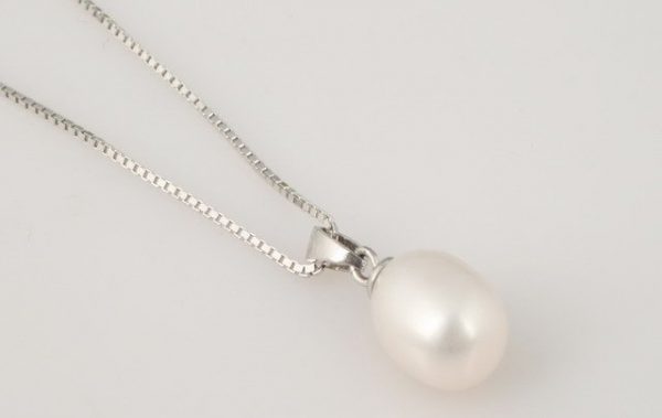 Oval Pearl Drop Pendant - Image 2